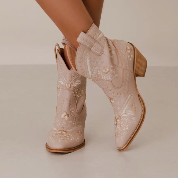 Mi.iM Light Pink Embroidered Ankle Boots Western Boho - Picture 2 of 5